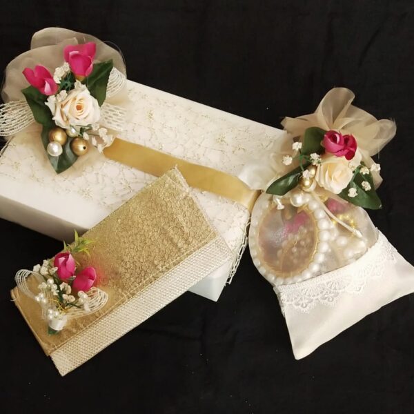 Pack of Potli, Flower Bunch and Envelope
