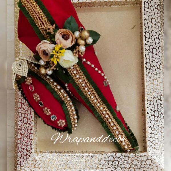 Decorated Coconut and Sakar Puda