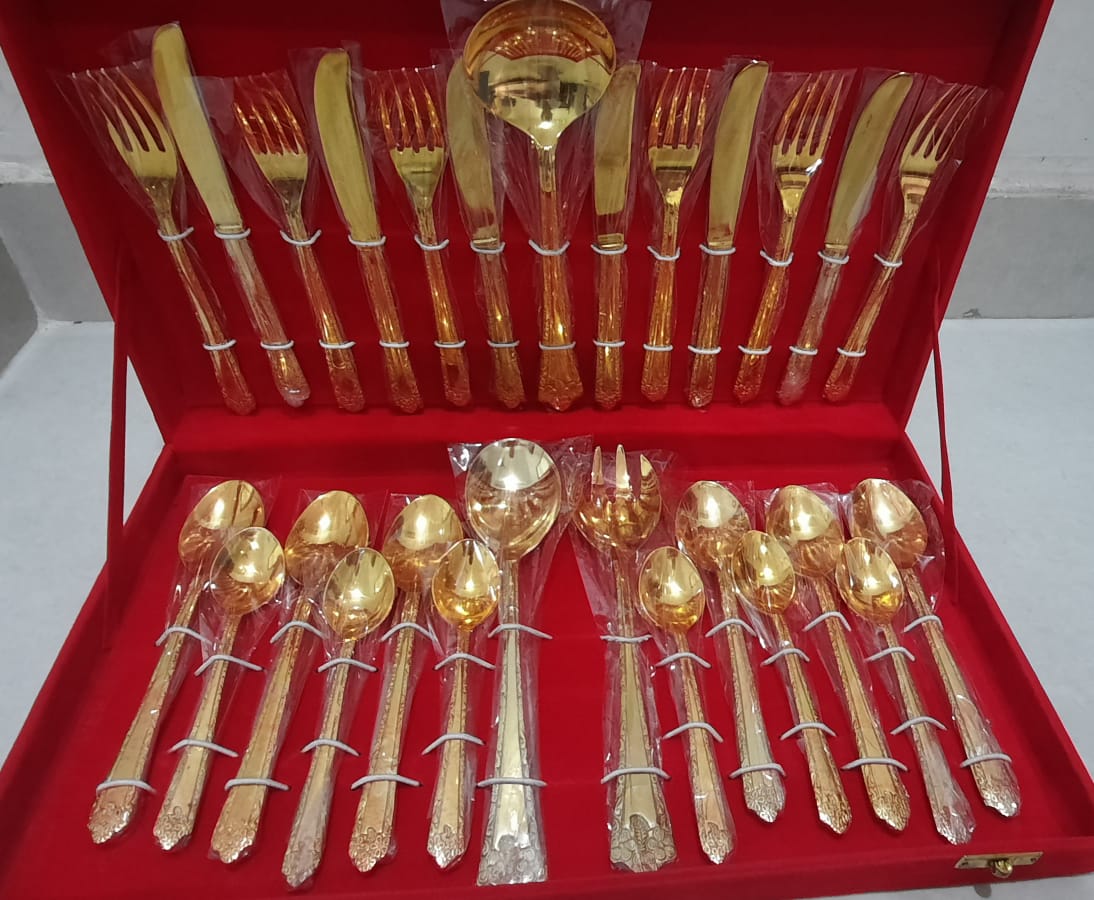 CUTLERY SET with beautiful hand engraving - Image 4