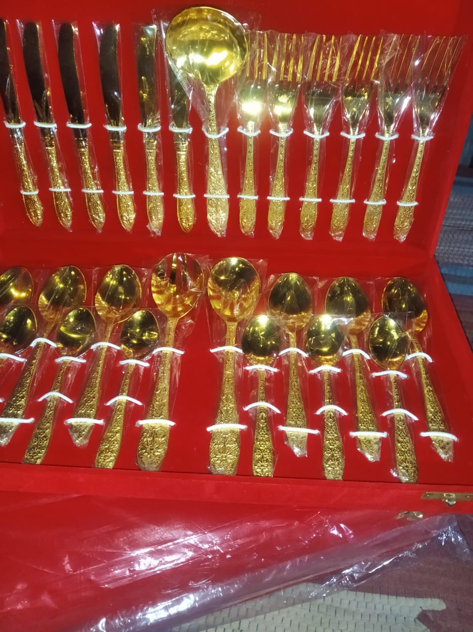 CUTLERY SET with beautiful hand engraving - Image 2