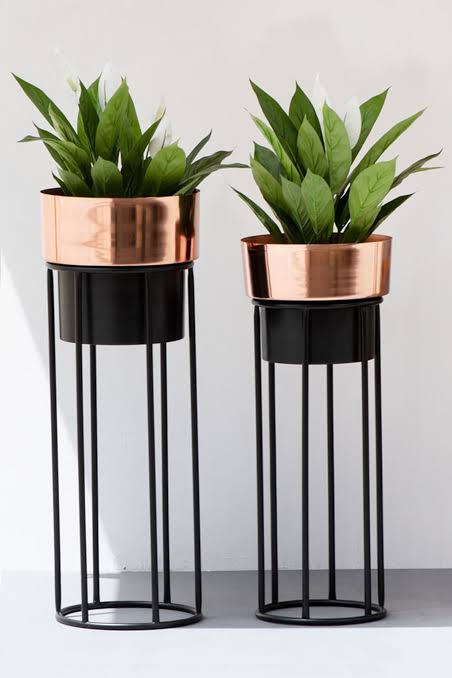Bronze and Black Planter Set