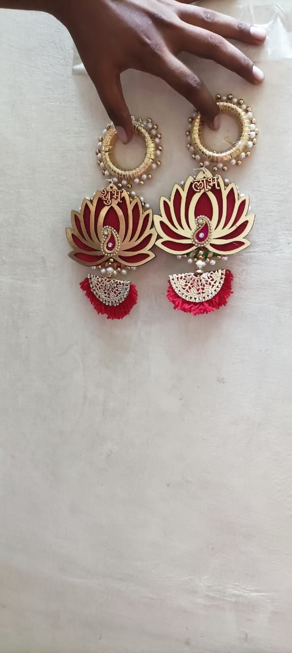 Lotus Hanging with Pearl Earlet