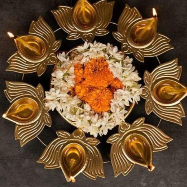 METAL LOTUS DIYA URLI