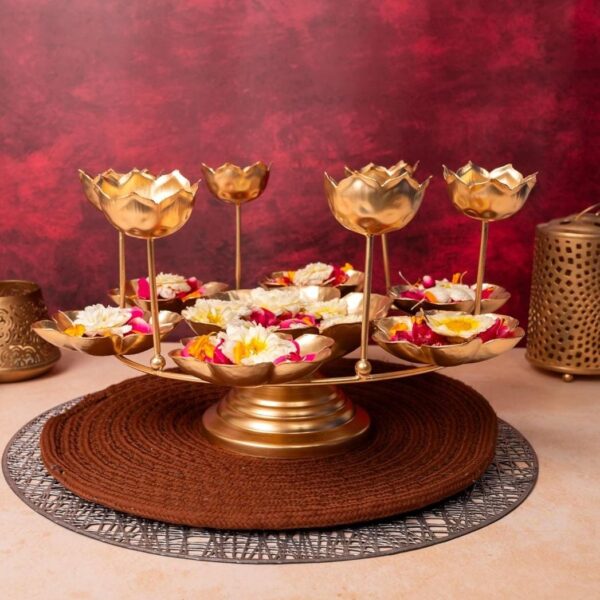 Decorative candle holder