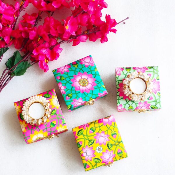 Pearl Decorated Diya with Boxing MOQ: 12