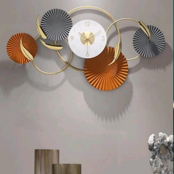 Wrinked Clock with Wall Decor