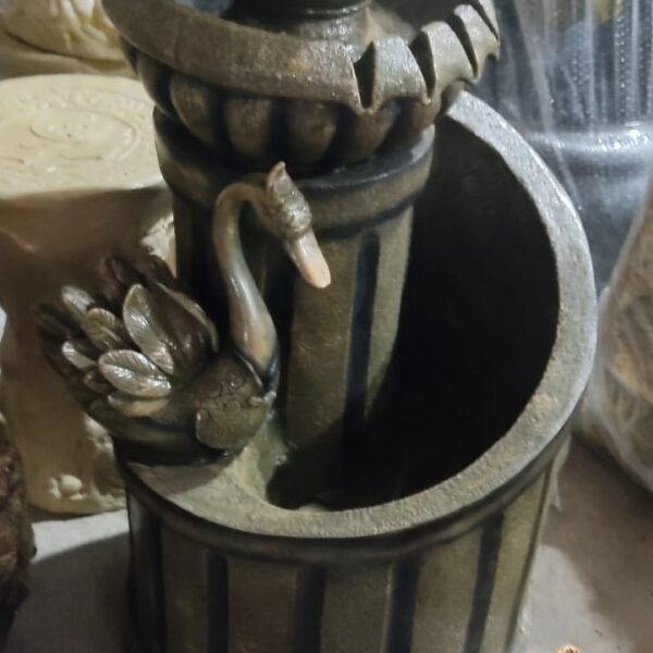 Big Swan Fountain Indoor/Outdoor