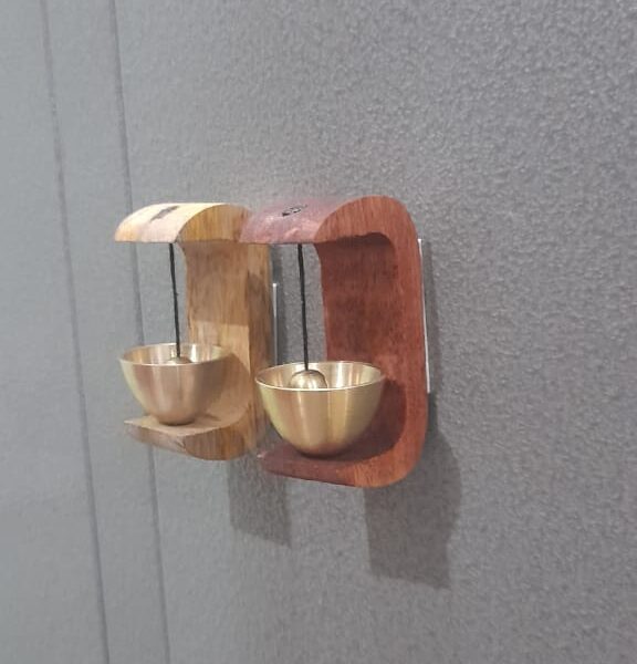 Beautifully crafted wooden door chime