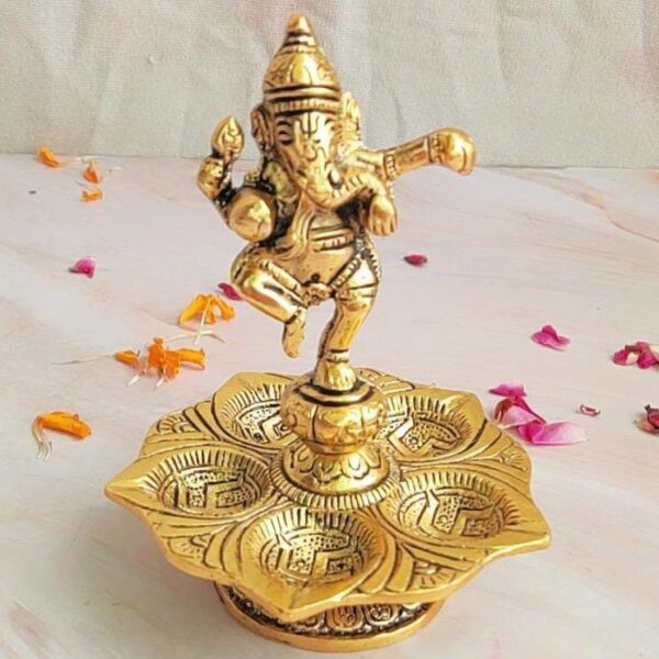 Panch Mukhi Diya in Dancing Ganesha Design