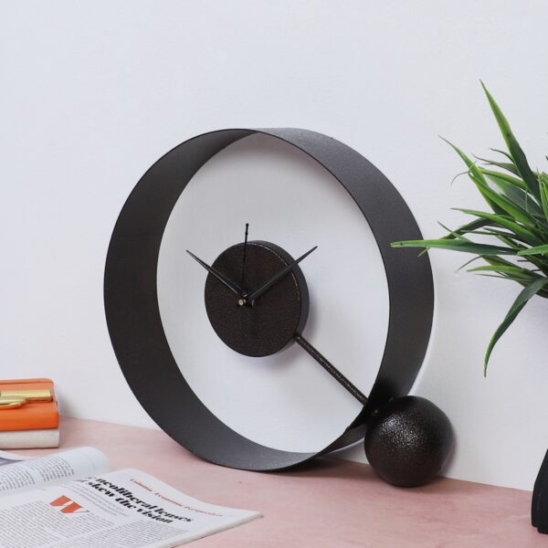 Round Table Clock