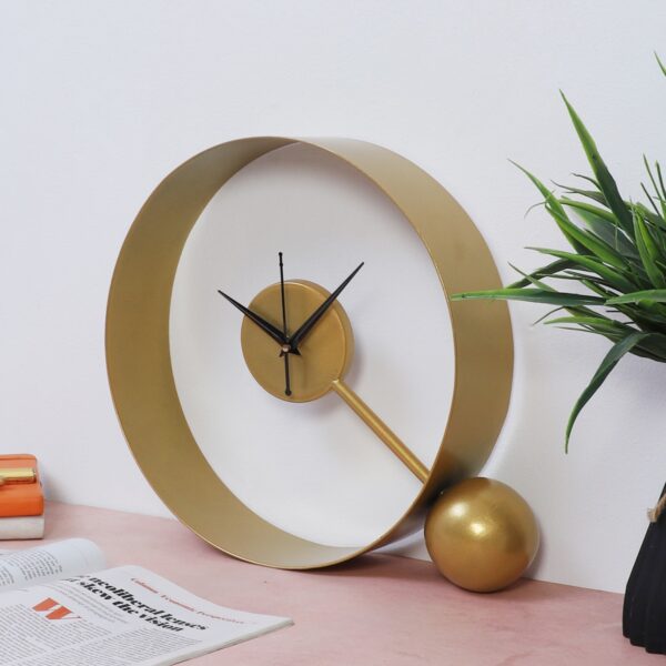 Round Table Clock
