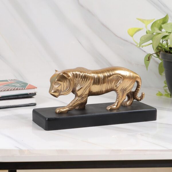 Gold Aluminum Lion Table Decor