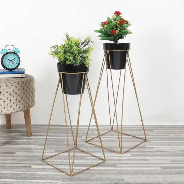 Gold & Black Pot With Wide Stand