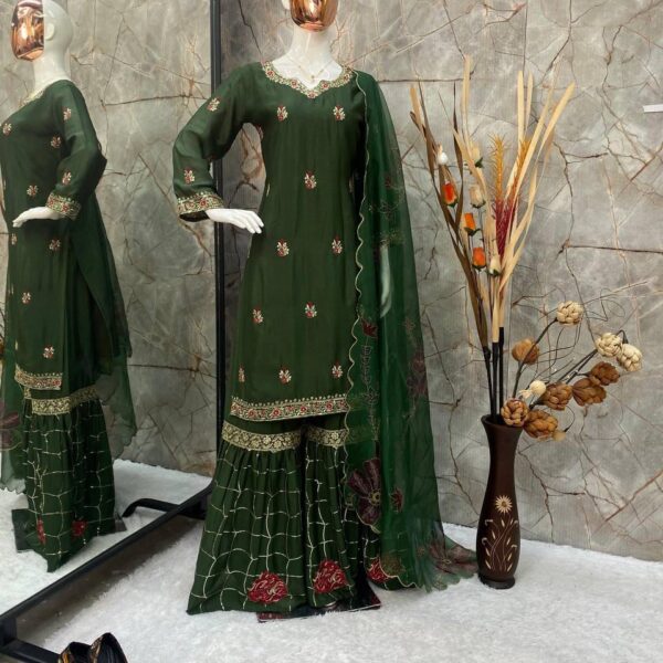 Chinon Sequence Designer Suit Set