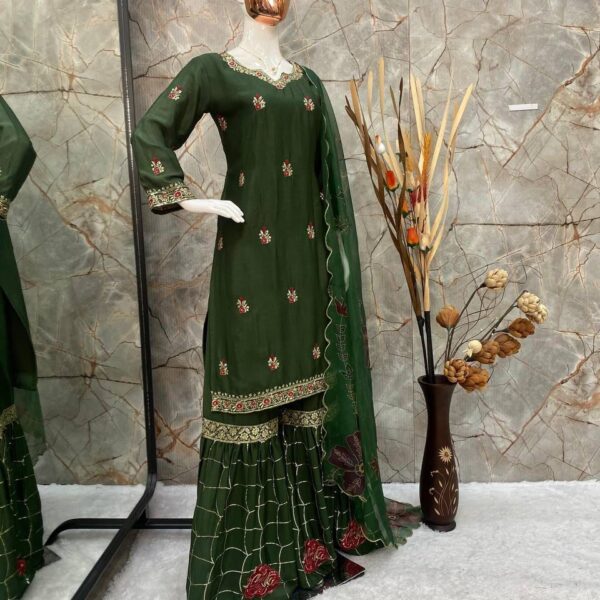 Chinon Sequence Designer Suit Set