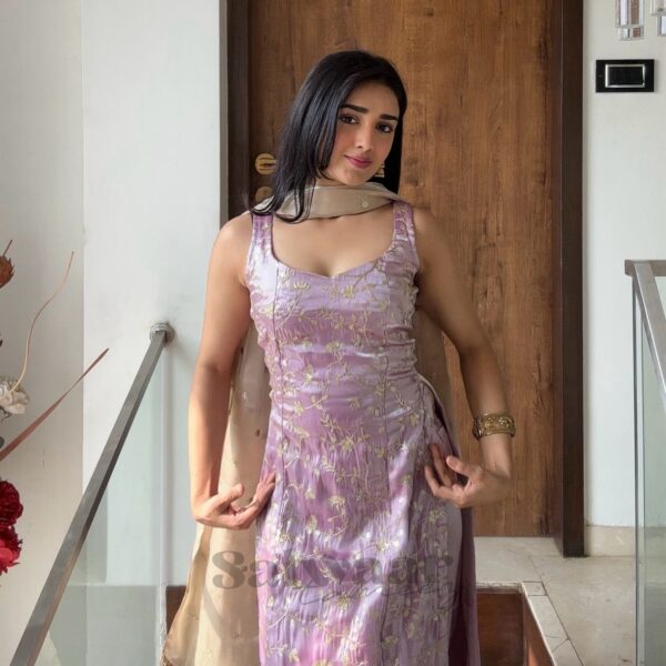 Jimmy Silk Embroidery Kurti Set