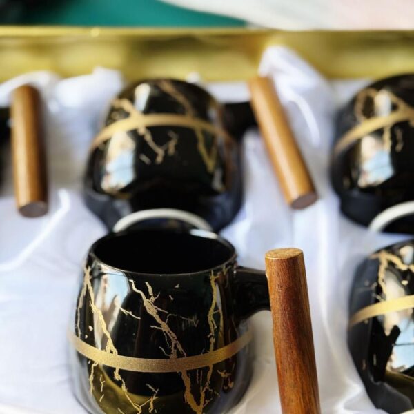 Tea cup set with wood handle