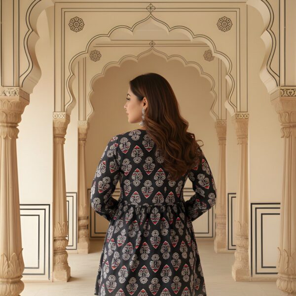 Woman Black Rayon Fancy Tunic & Top