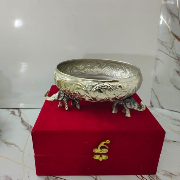 Elephant tyre urli with box