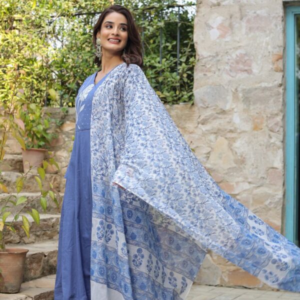 Line Kurti With Embroidered Yoke With lace