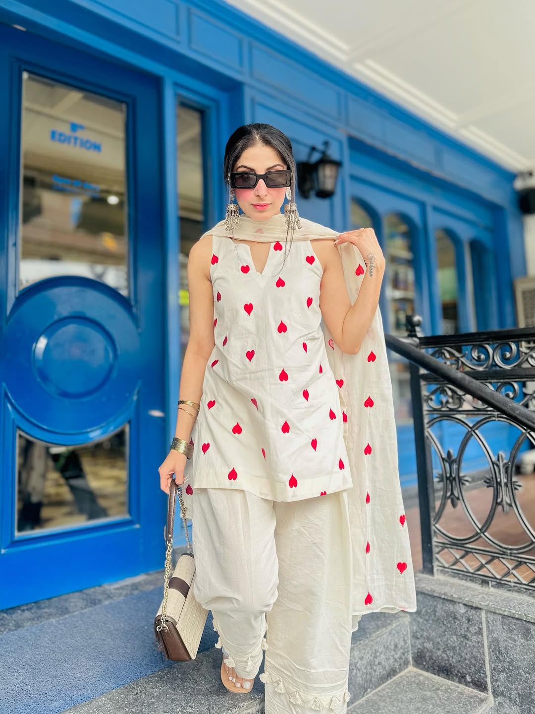 White Sleeveless Kurta with Work - Image 2
