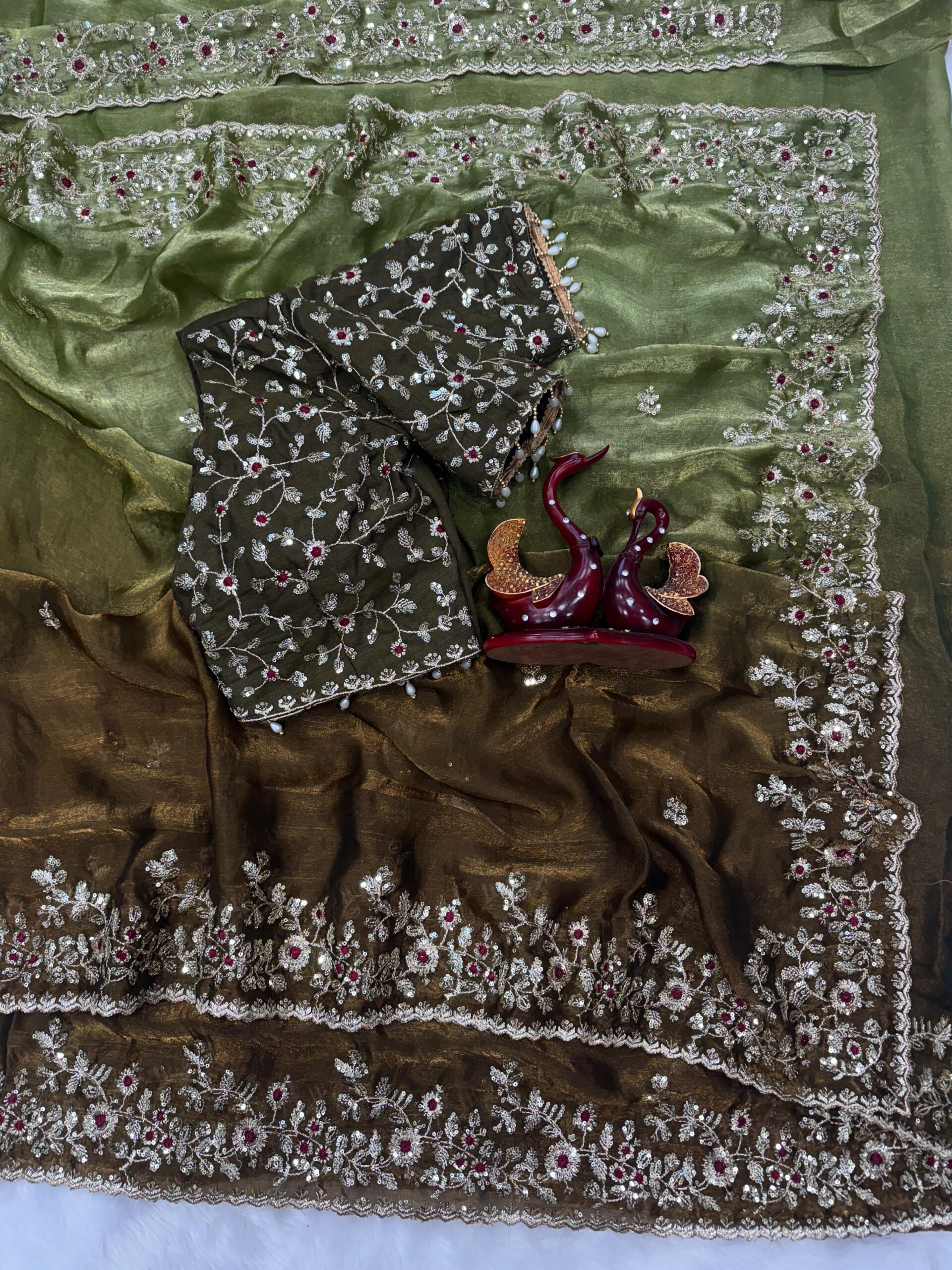 Shaded color in soft Fendy Chiffon Saree - Image 7