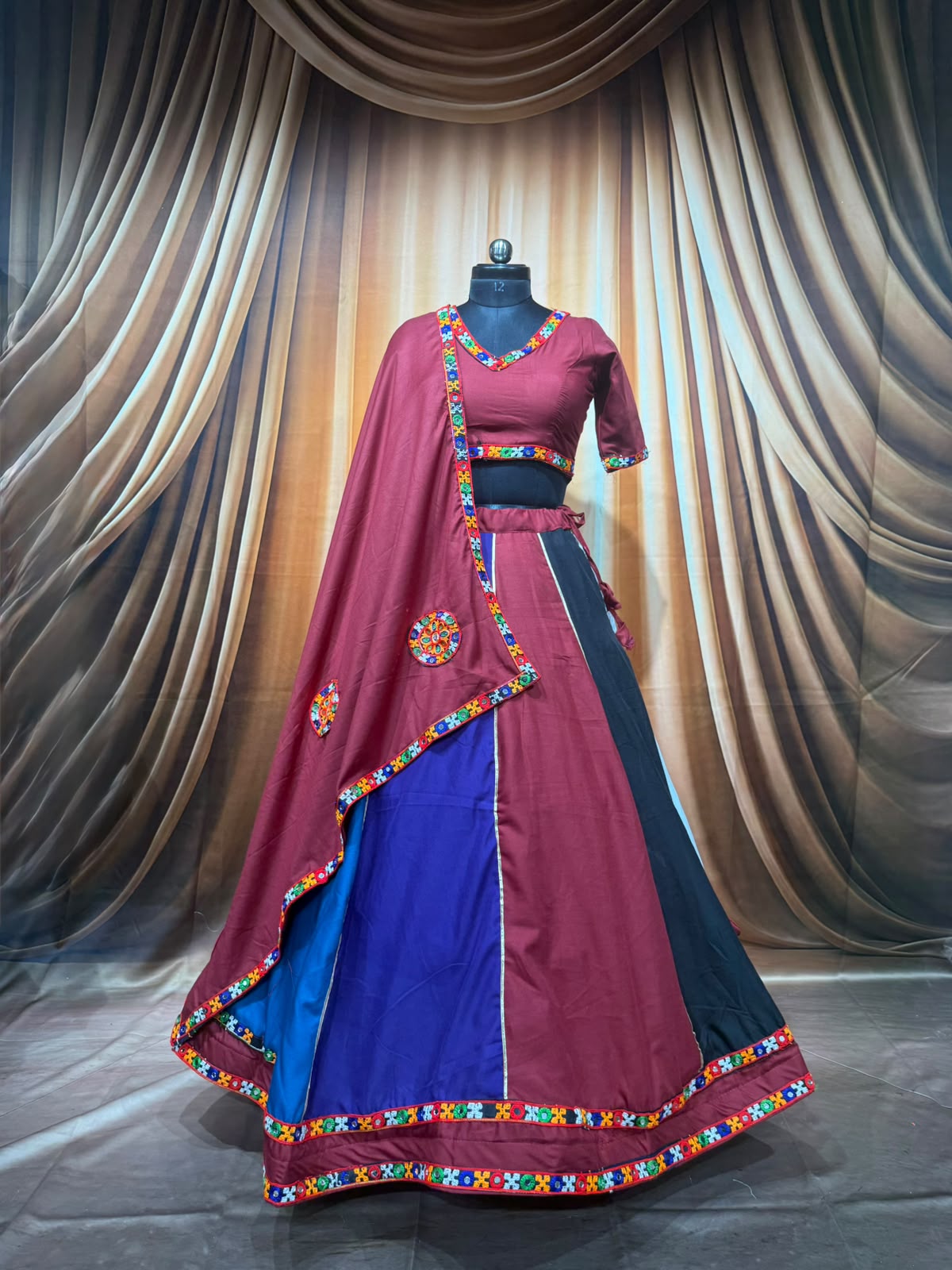 Navratri Cotton Silk Lehenga With Kali Gamthi Lace Chaniya Choli - Image 4