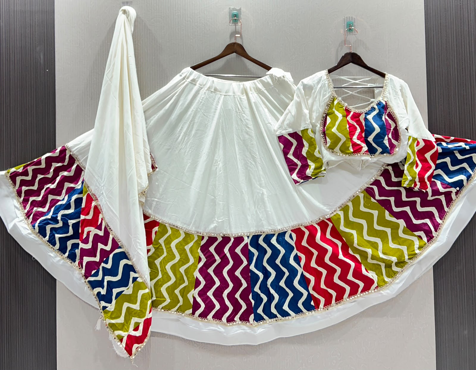Multi Lehariya Border With Sangam Rayon Chaniya Choli - Image 4