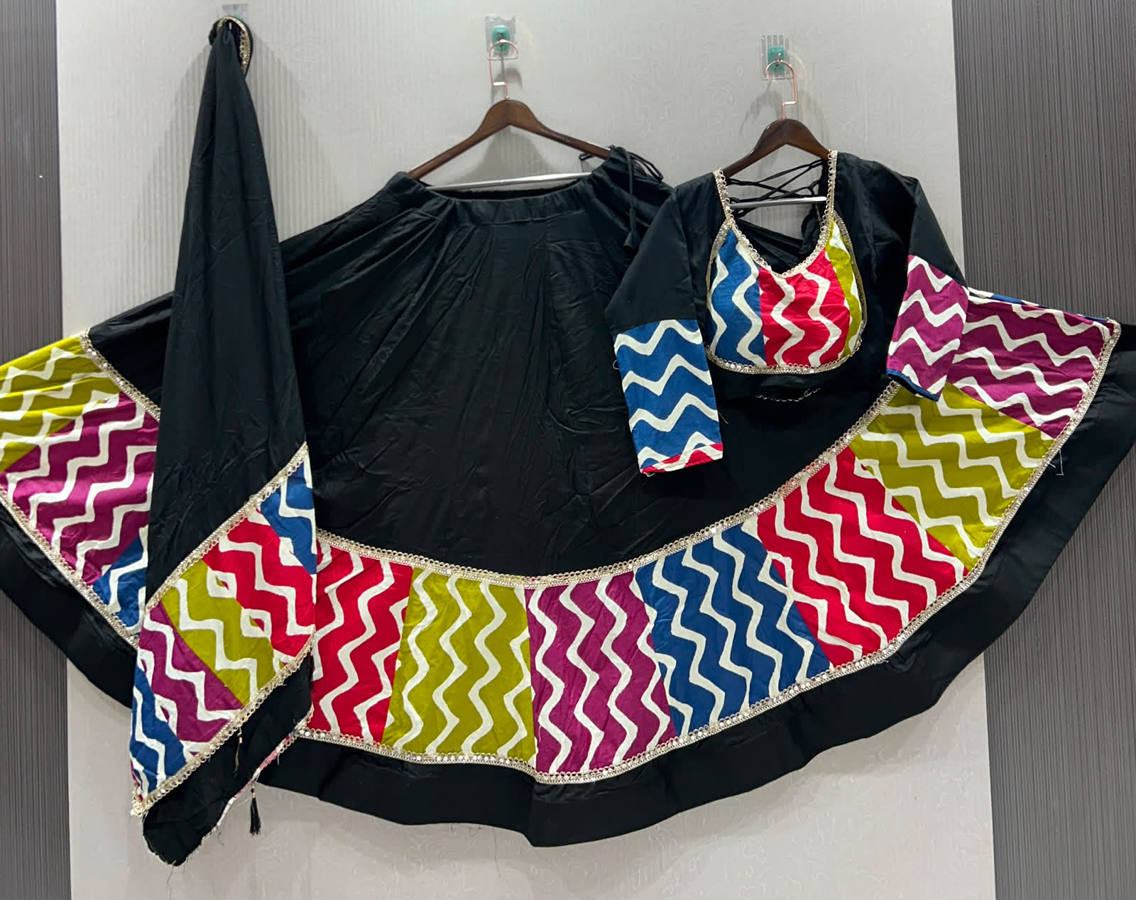 Multi Lehariya Border With Sangam Rayon Chaniya Choli - Image 6