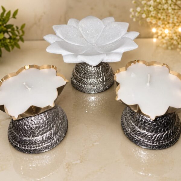 Combo of urli 2 aroma wax diyas