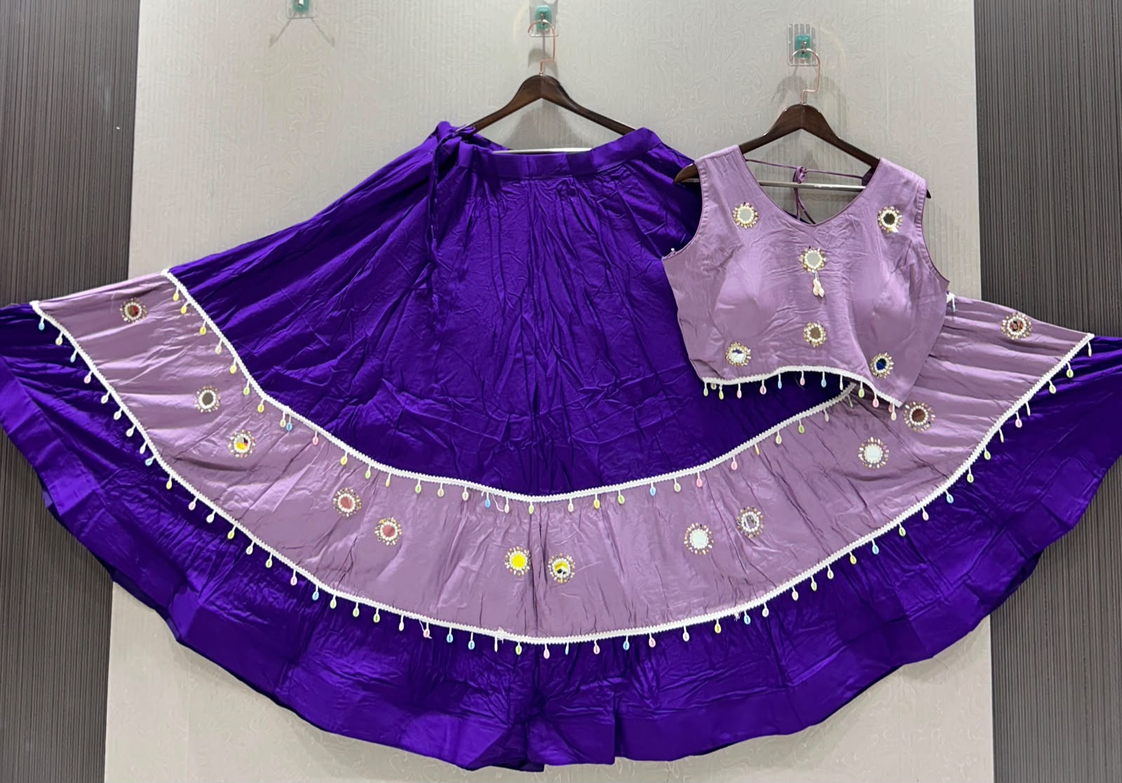 Real Mirror Lace Skirt With Designer Kodi Blouse - Image 7