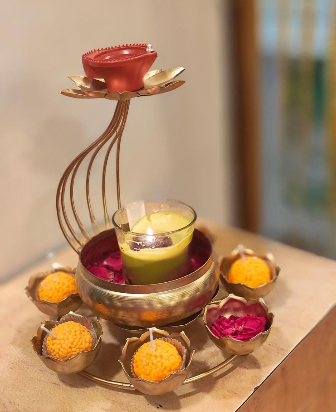Designer Urli Set lotus-shaped tea light holders