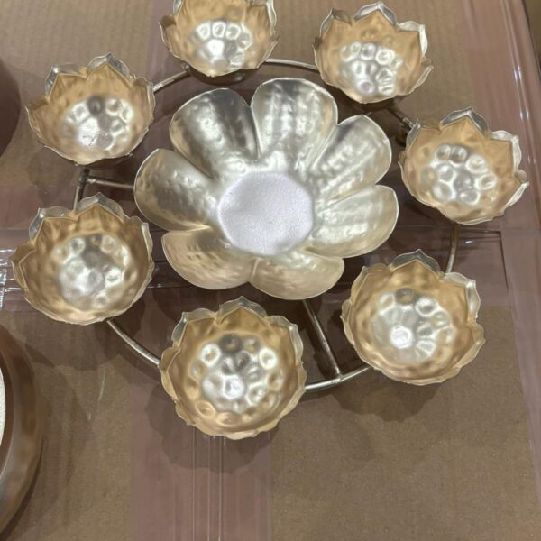 Designer Urli Set lotus-shaped tea light holders