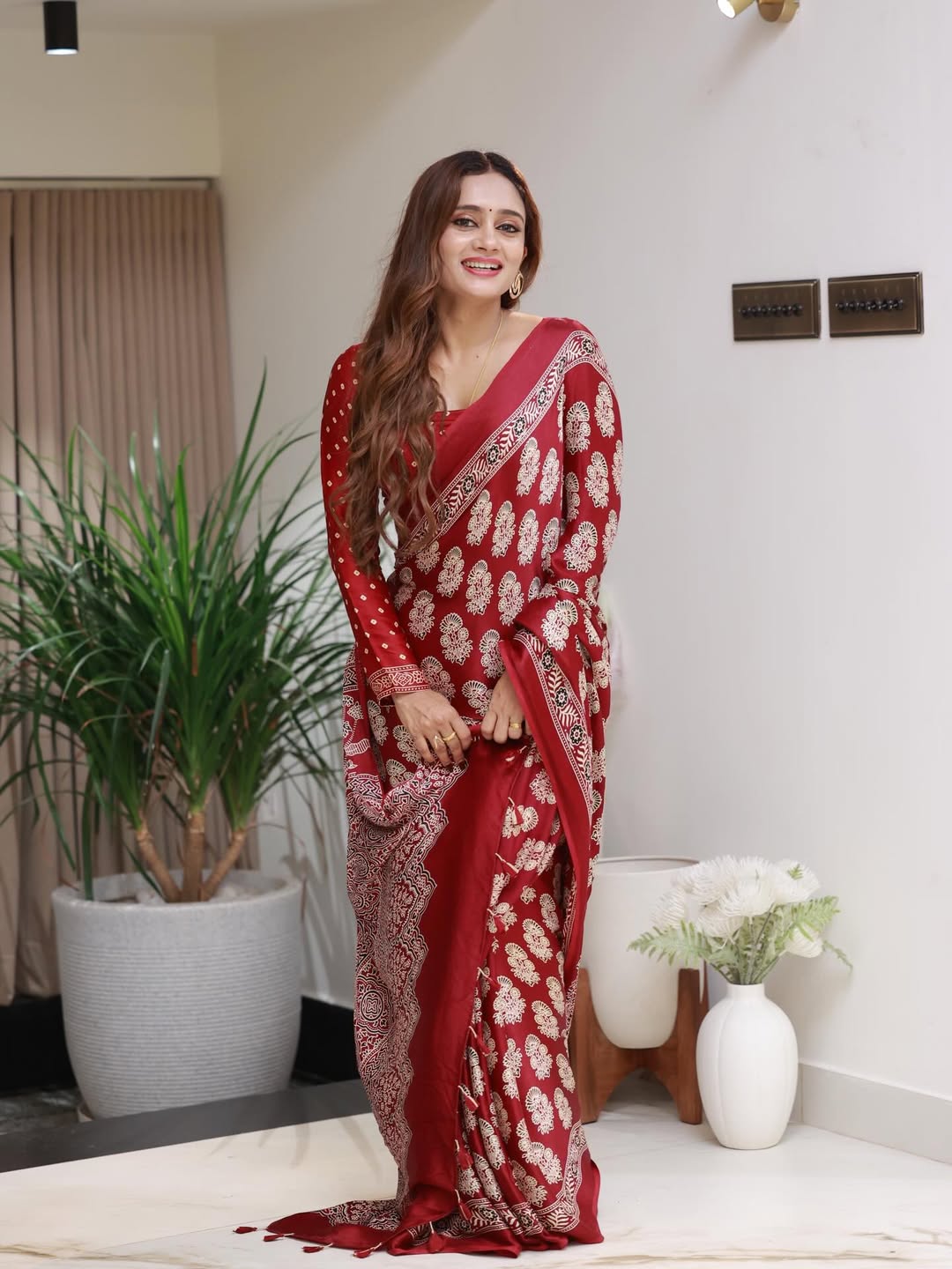 Red Satin Semi Gajji Silk Saree - Image 3