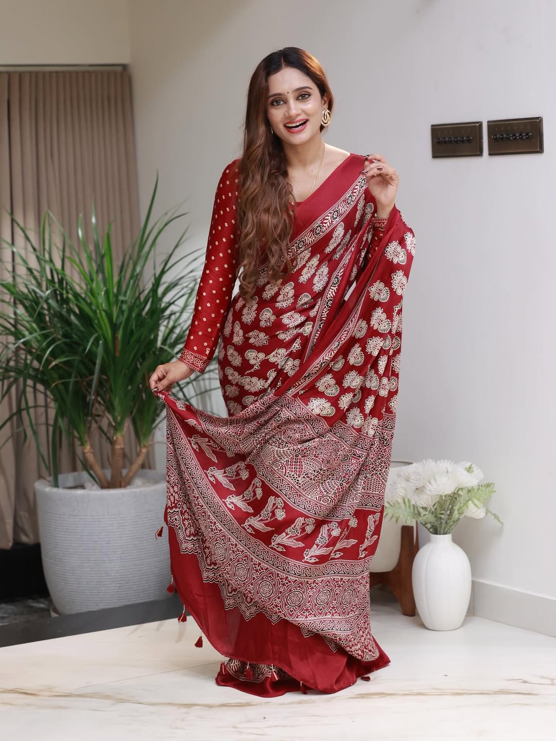 Red Satin Semi Gajji Silk Saree - Image 4