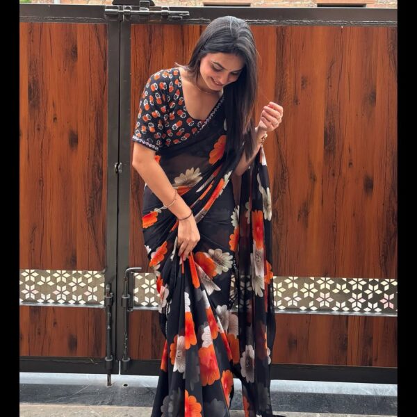 Heavy blooming Georgette saree with floral print