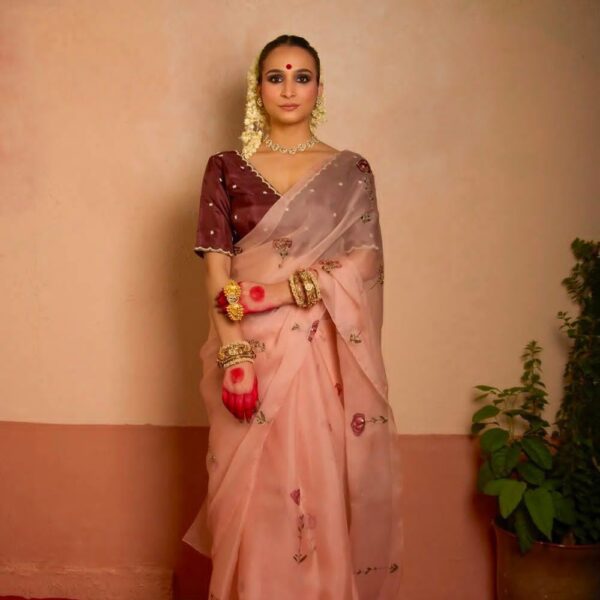 Soft tabi Saree with flower digital print