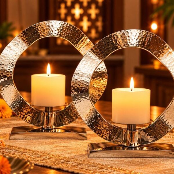 Silver color candle holder in hammered finish